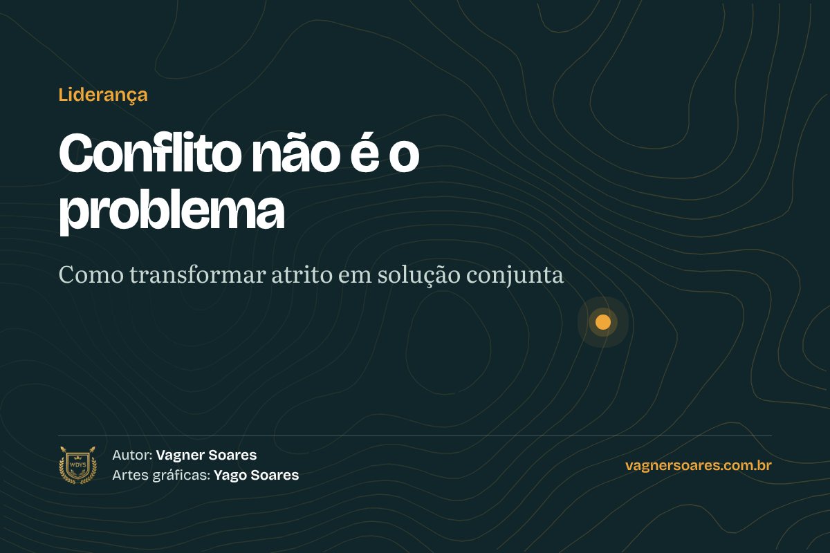 Líder media conversa entre dois colegas que apoiam as mãos na mesma folha em branco sobre uma mesa redonda